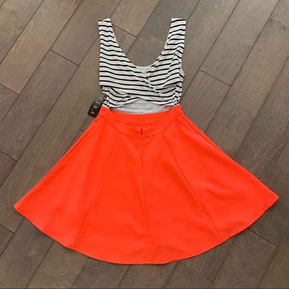 Cute, comfortable, fun colored dress - Picture 2 of 4